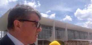 TREZE HORAS NA POSSE DO MINISTRO ONYX LORENZONI