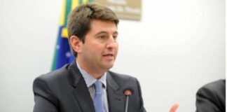 DEPUTADO JERÔNIMO GOERGEN DEFENDE PENAS ELEVADAS PARA FALSIFICAÇÃO NA VENDA DE PRODUTOS TERAPÊUTICOS E MEDICINAIS – Podcast