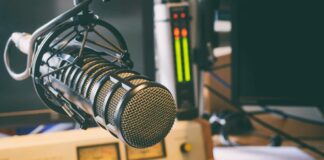 NA ERA DO PODCAST, AS RÁDIOS GANHAM FORÇA E O FUTURO ESTÁ GARANTIDO