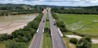 BANDEIRA DO TREZE HORAS: MAIS DA METADE DA BR-116 – GUAÍBA / PELOTAS – JÁ OPERA EM PISTA DUPLICADA – Podcast