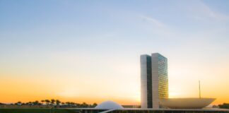 ARTIGO – UMA SEMANA QUENTE EM BRASÍLIA