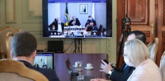 GOVERNADOR EDUARDO LEITE FALA SOBRE A REUNIÃO COM O MINISTRO DA SAÚDE – CRONOGRAMA DE VACINAÇÃO – Podcast