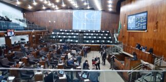 A.L. AUTORIZA GOVERNO DO ESTADO PRIVATIZAR A CORSAN