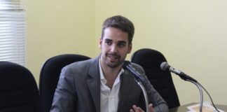 “O RS BUSCA ESPAÇO NO MAPA POLÍTICO DO BRASIL”: EDUARDO LEITE EM ENTREVISTA AO TREZE HORAS DESTA QUINTA-FEIRA – Podcast