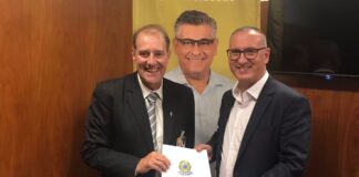 PRESIDENTE DA CÂMARA VIABILIZA RECURSOS PARA PAVIMENTAÇÃO E ILUMINAÇÃO
