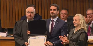 EDUARDO LEITE, HAMILTON MOURÃO E DEPUTADOS ELEITOS SÃO DIPLOMADOS NO RS – Podcast