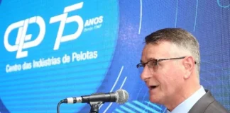 DIÁLOGO ENTRE EMPRESÁRIOS E ALUNOS DA ESCOLA SESI ASSINALAM DIA DA INDÚSTRIA EM PELOTAS