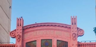 À PROJETO ‘LUZ DA MEMÓRIA’ PROMOVE PROJEÇÕES NA FACHADA DO THEATRO SETE DE ABRIL