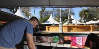 SUCESSO NOS PRIMEIROS DIAS DE FEIRA DO LIVRO EM PELOTAS