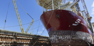 NAVIO-SONDA DA FORESEA, QUE ESTAVA NO DIQUE SECO DE RIO GRANDE, JÁ NAVEGA PARA O RIO DE JANEIRO