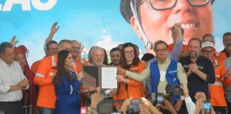 PRESIDENTE LULA ASSINA CONTRATO PARA AQUISIÇÃO DE NAVIOS EM RIO GRANDE
