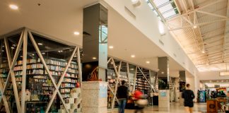 LIVRARIA VANGUARDA RECEBE AUTORES PARA SESSÃO DE AUTÓGRAFOS NO SHOPPING PELOTAS