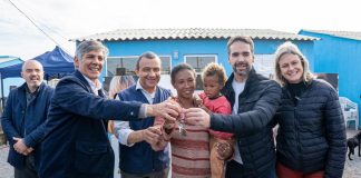 GOVERNADOR ENTREGA 31 MORADIAS EM PELOTAS