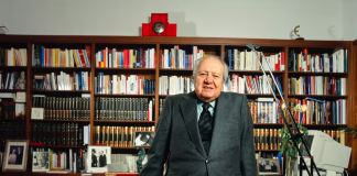“O POVO COME PÃO, NÃO IDEOLOGIA”