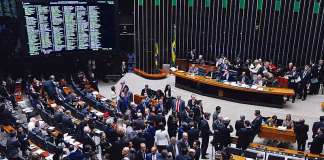 PL 570/2025, QUE PREVÊ TRANSPARÊNCIA NOS PAGAMENTOS DE MÉDICOS TERCEIRIZADOS, É APROVADO NA CÂMARA FEDERAL