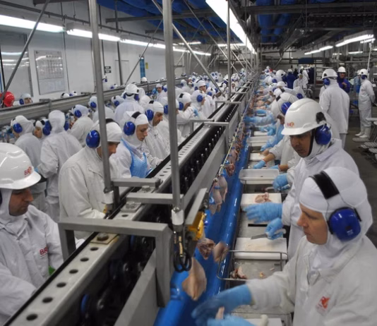QUASE METADE DOS INDUSTRIAIS PREVÊ AUMENTO DO ENDIVIDAMENTO DIZ CNI