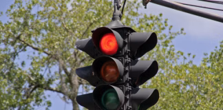 STT REFORÇA QUE SINAL VERMELHO DEVE SER RESPEITADO 24 HORAS POR DIA